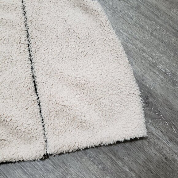 Wilfred Aritzia Chatou Vest Sz L Faux Fur - Picture 5 of 7